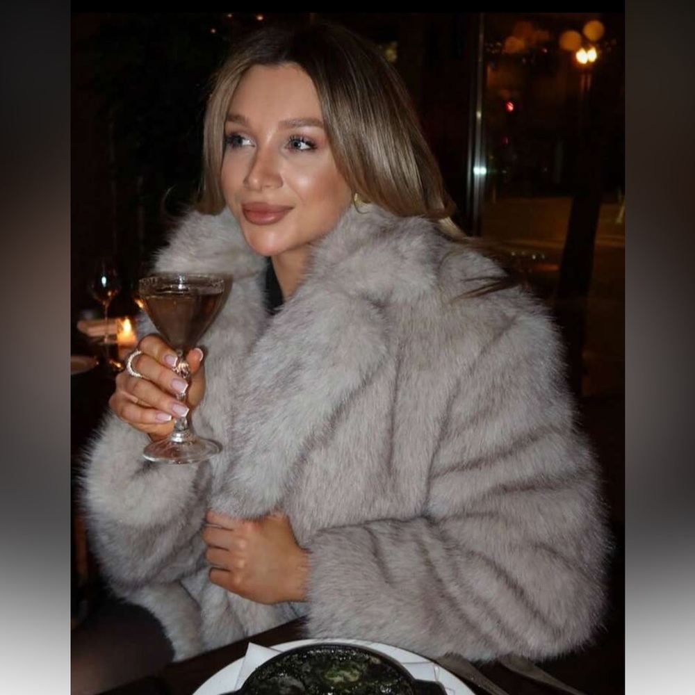 Luxury vintage style cropped oversized faux fur coat gray cream